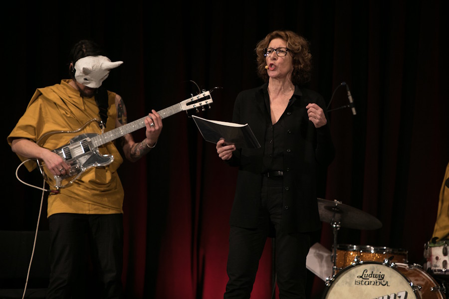 2020_Adele.Neuhauser.und.Edi.Nulz _Mythos_004.jpg